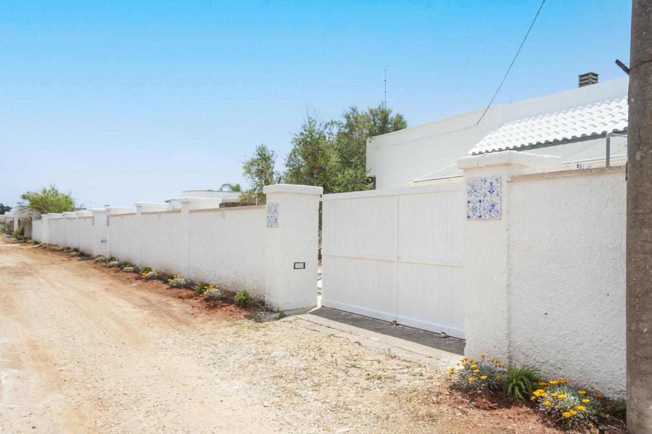 Trullo E Appartamenti Al Mare Torre San Giovanni Ugento Bagian luar foto