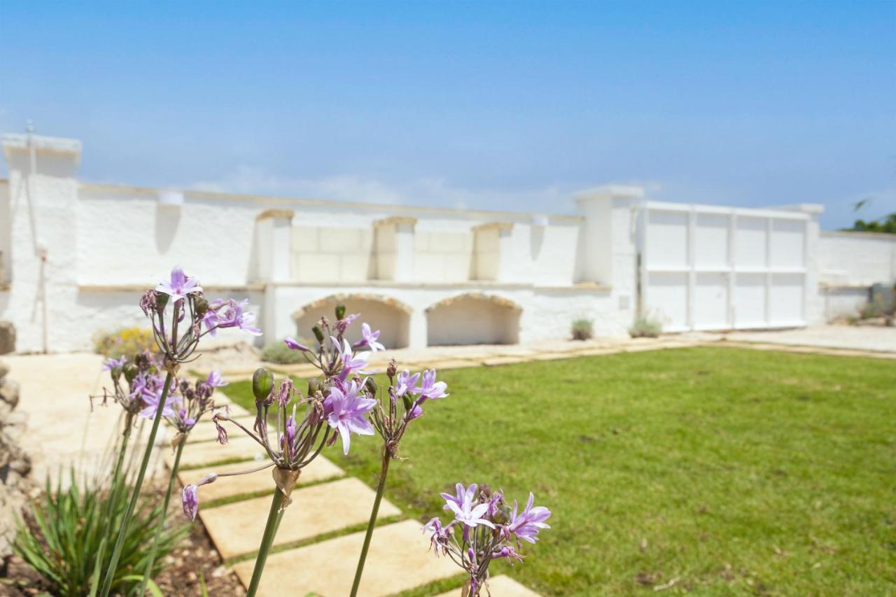 Trullo E Appartamenti Al Mare Torre San Giovanni Ugento Bagian luar foto