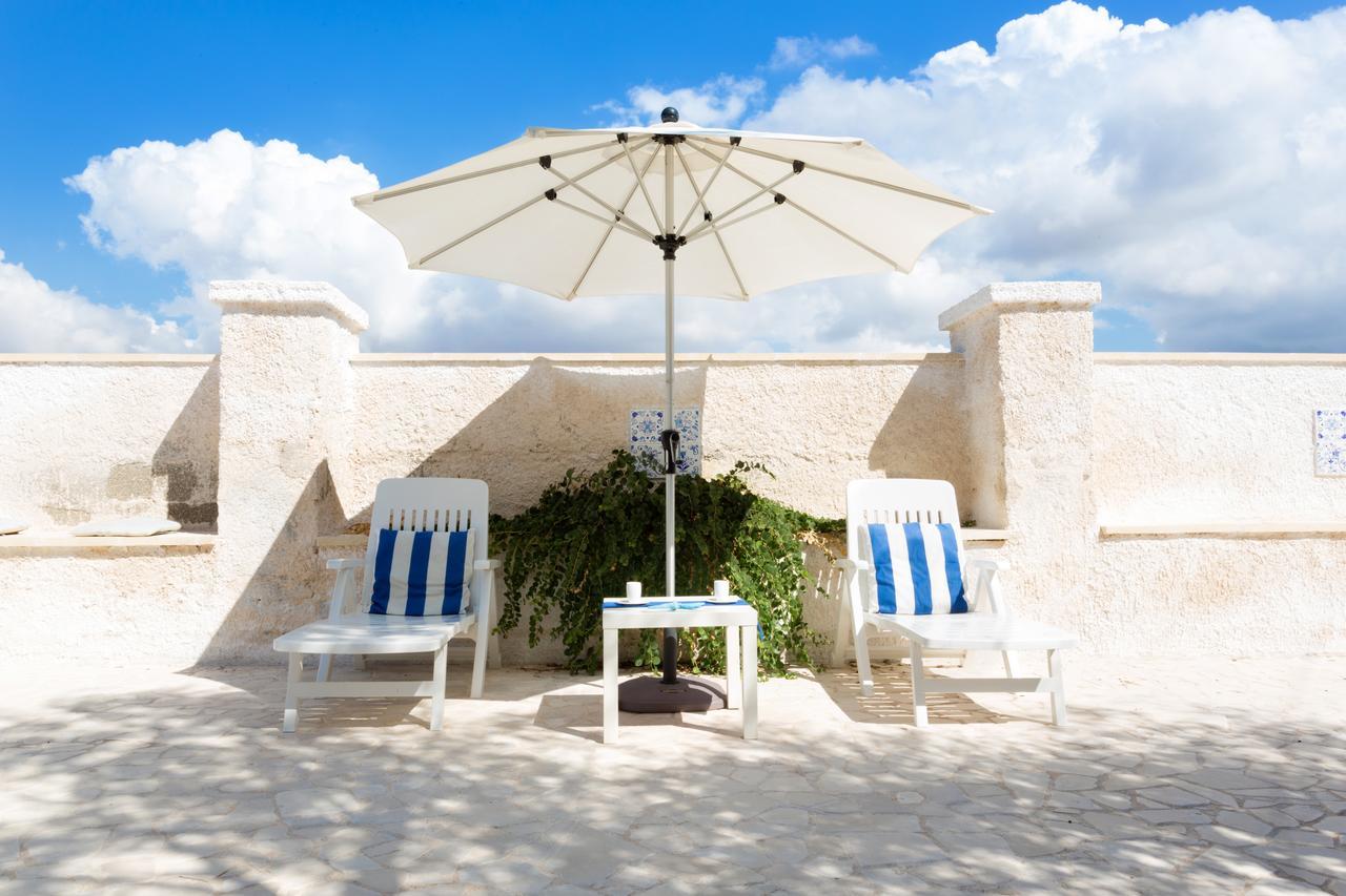 Trullo E Appartamenti Al Mare Torre San Giovanni Ugento Bagian luar foto