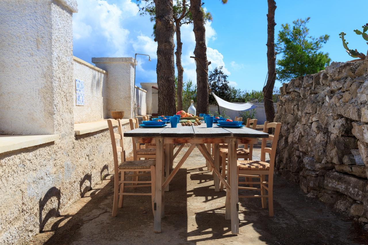 Trullo E Appartamenti Al Mare Torre San Giovanni Ugento Bagian luar foto